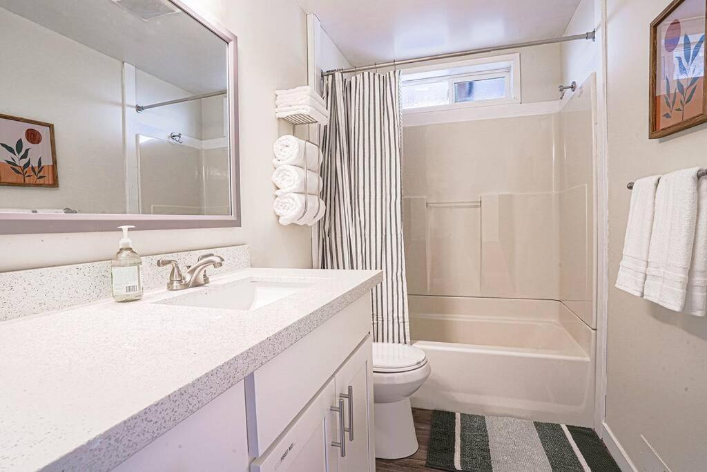 Spacious 4Br Home - 5 Min To Seatac Airport エクステリア 写真